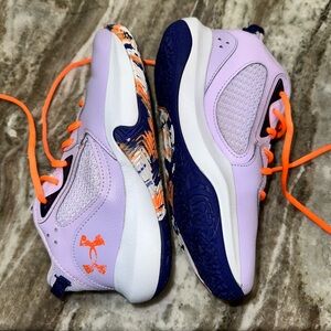 Under armour basketball girls size 4